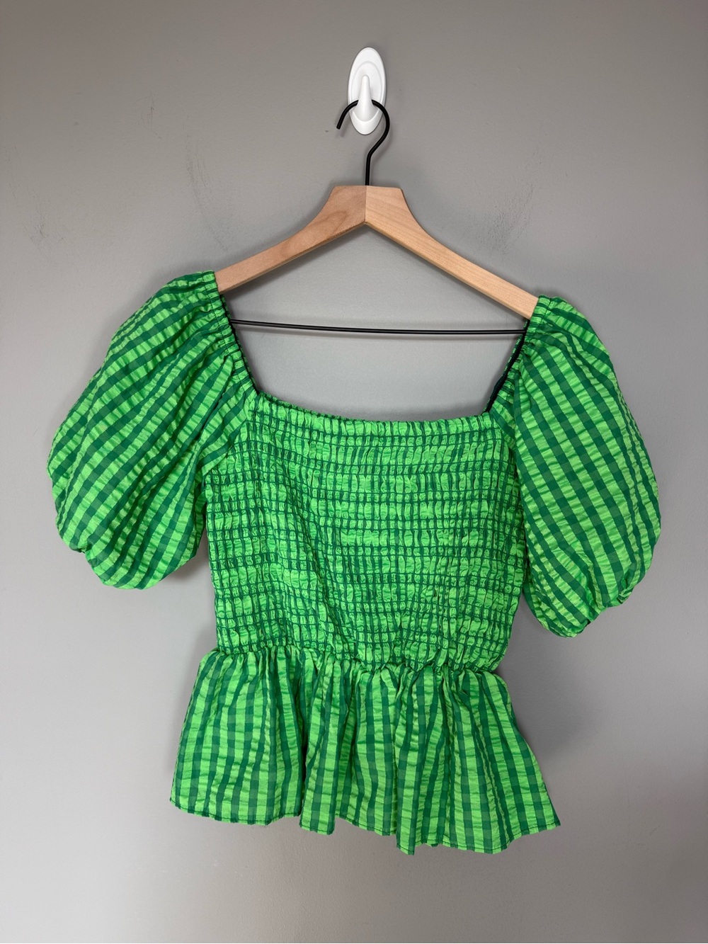 Never Fully Dressed Green Shirred Puff Sleeve Peplum Top Medium